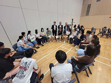 Kowloon City District Committee members are pictured after the seminar. 1