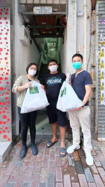 Anti-epidemic food support programme for ethnic minorities in Yau Tsim Mong District jointly organised by the Lok Sin Tong Benevolent Society, Kowloon, and Yau Tsim Mong District Office 1 