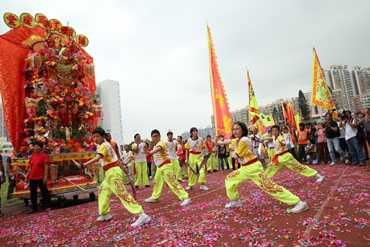 Assisting in organising 'Yuen Long Shap Pat Heung Tin Hau Festival Procession'