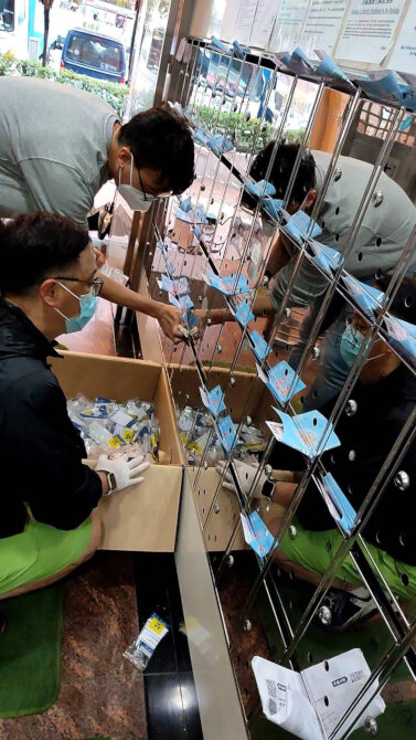 Tsuen Wan District Office distributes anti-epidemic supplies by Central Government to to residents and frontline staff of Tsuen Wan Central district2
