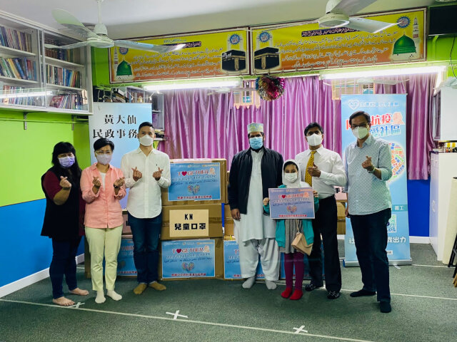 WTSDO distributes anti-epidemic supplies by Central Government to elderly care homes staff and families with positive cases