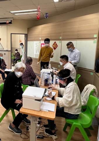 Sham Shui Po District Office organises "Vaccination for the Elderly in Sham Shui Po" for residents of Fu Cheong Estate, Wing Cheong Estate and Nam Cheong Estate2